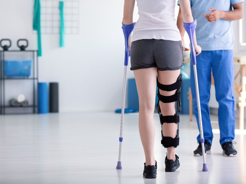 Os modelos de saúde são estruturas que orientam como o cuidado em saúde é planejado, conduzido e entregue aos pacientes. Eles funcionam como uma espécie de “guia filosófico e prático” para a atuação dos profissionais e instituições. 