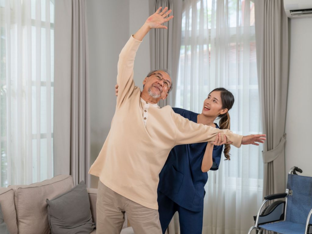 Idosos com dificuldades de mobilidade muitas vezes enfrentam grandes desafios para sair de casa. 